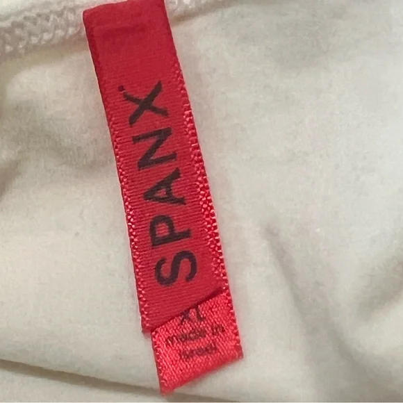 Spanx Classic Longsleeve Vanilla tummy control slimming top - Picture 5 of 5